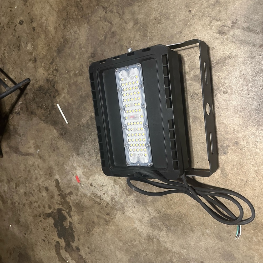 Commercial exterior light led never installed